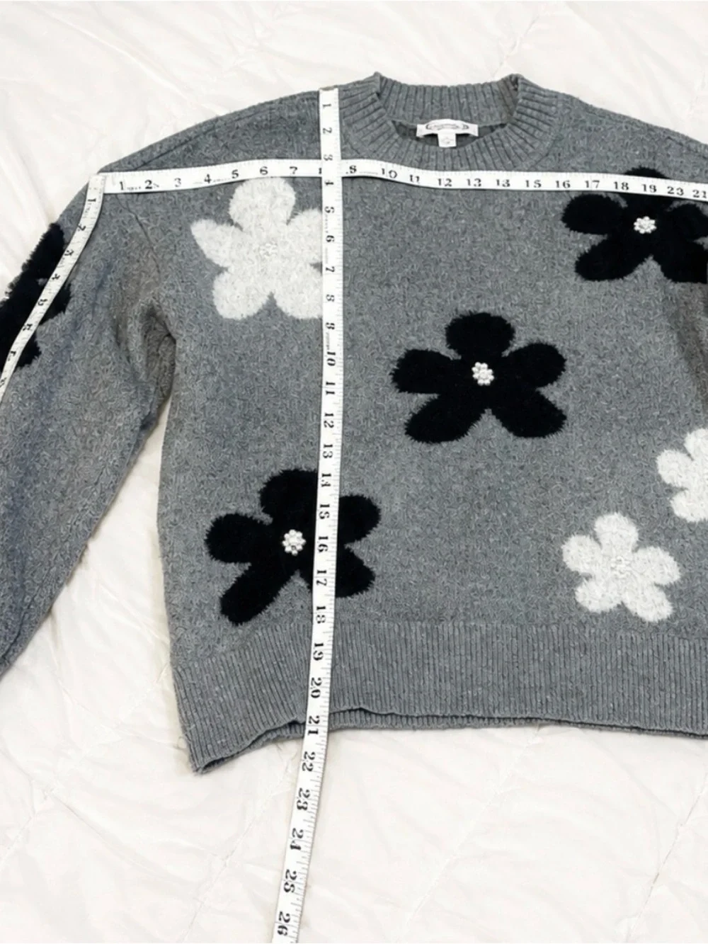 Nanette Nanette Lepore Floral Pearl Sweater Medium Gray Black White